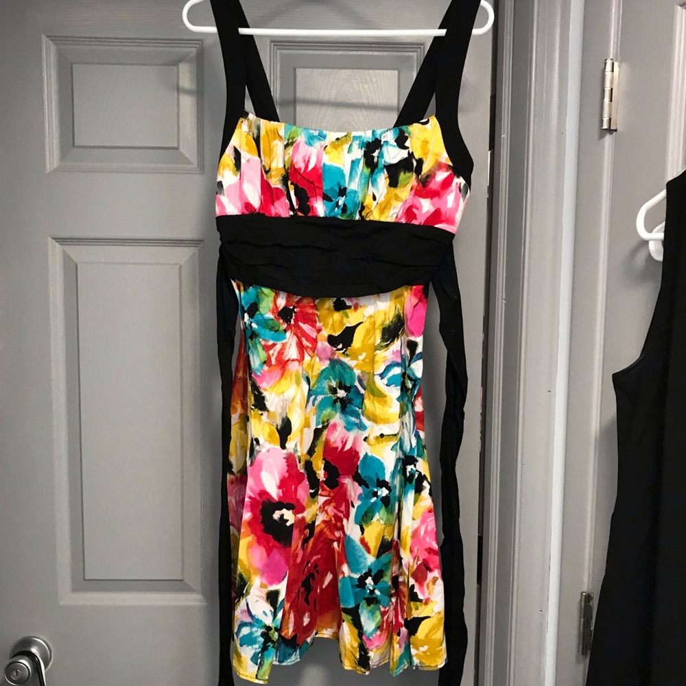 Sz 14 Colorful Floral Dress. MUST BUNDLE